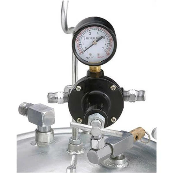 Flash Sale π₯ Shop Fox 2-1/4 Gallon Paint Sprayer Tank W1799 𧨠- Image 2